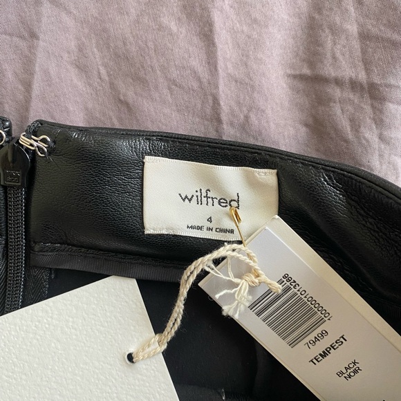 Aritzia Black Patio Vegan Leather Skirt size 4 - Picture 3 of 4